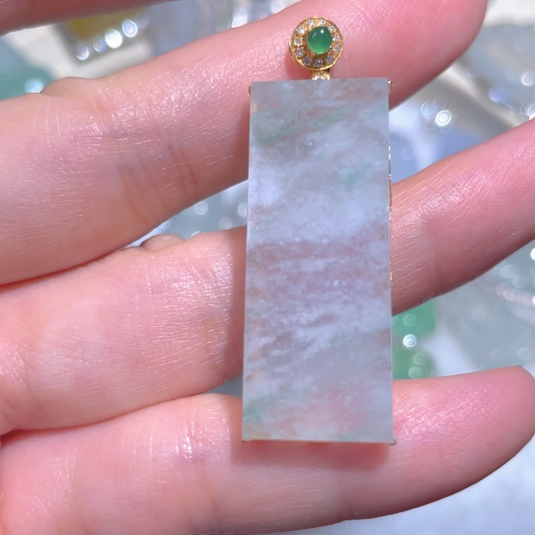 翡翠颈饰18K金镶嵌翡翠