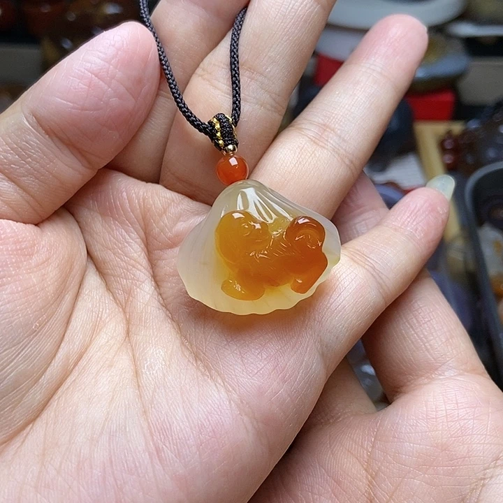 玛瑙/玉髓颈饰未镶嵌