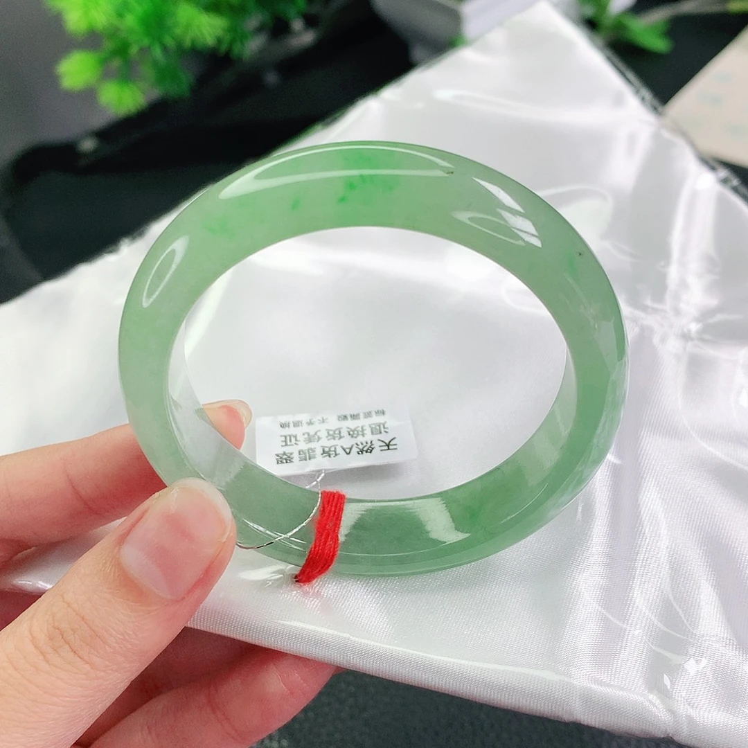 翡翠未镶嵌手镯50.5圈