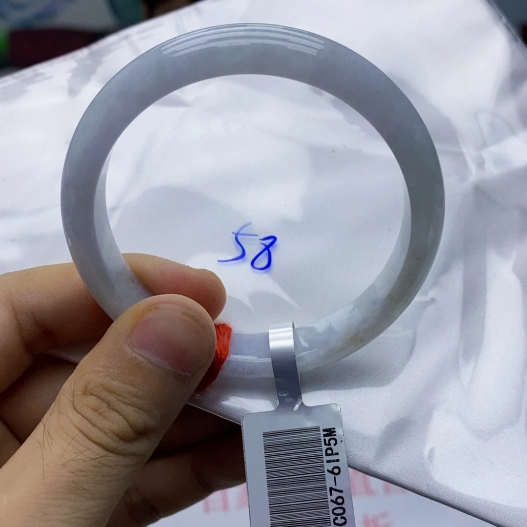 翡翠手镯未镶嵌翡翠手镯