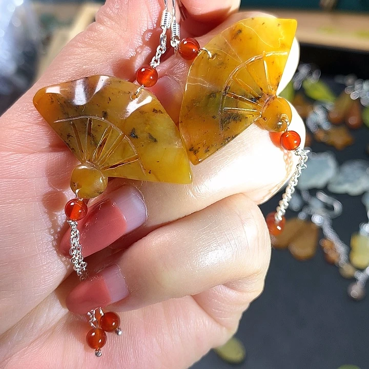 蛇纹石玉未镶嵌耳环
