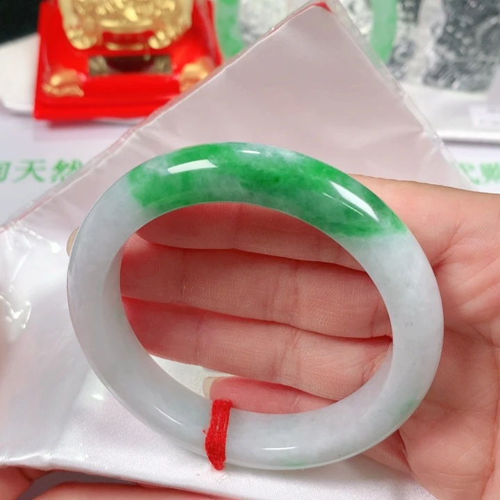 翡翠手镯未镶嵌   编号DH1205 正圈56