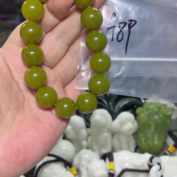 蛇纹石玉手串未镶嵌风**丽