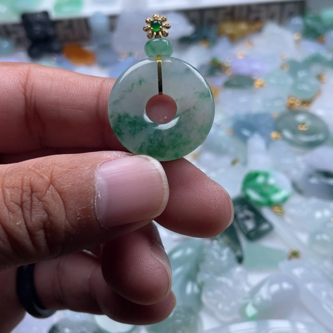 翡翠未镶嵌颈饰翡翠甜甜圈