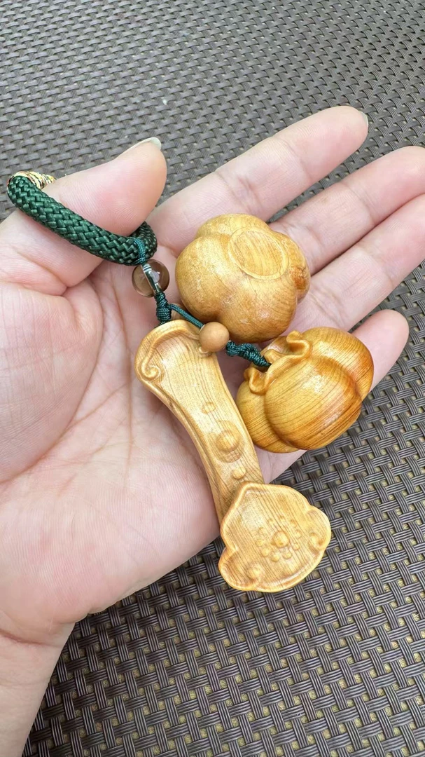 事事如意 | 崖柏木雕事事如意（柿子如意）中式手把包挂钥匙扣