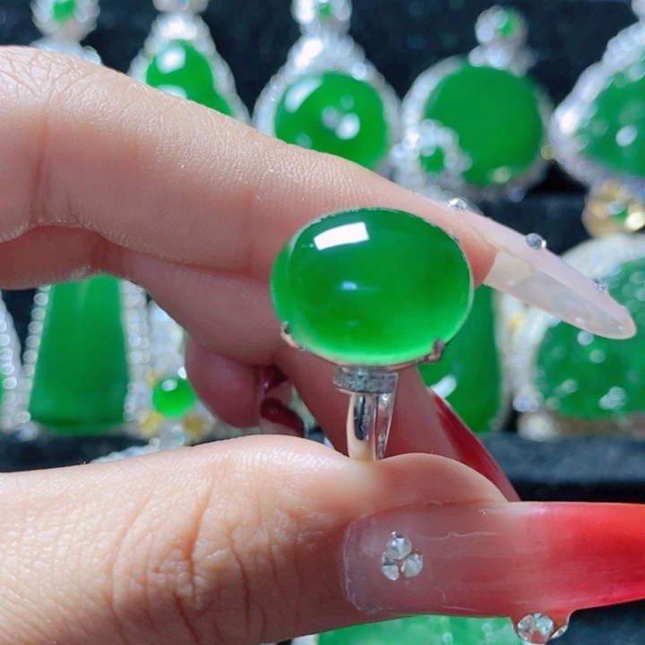 翡翠颈饰18K金镶嵌