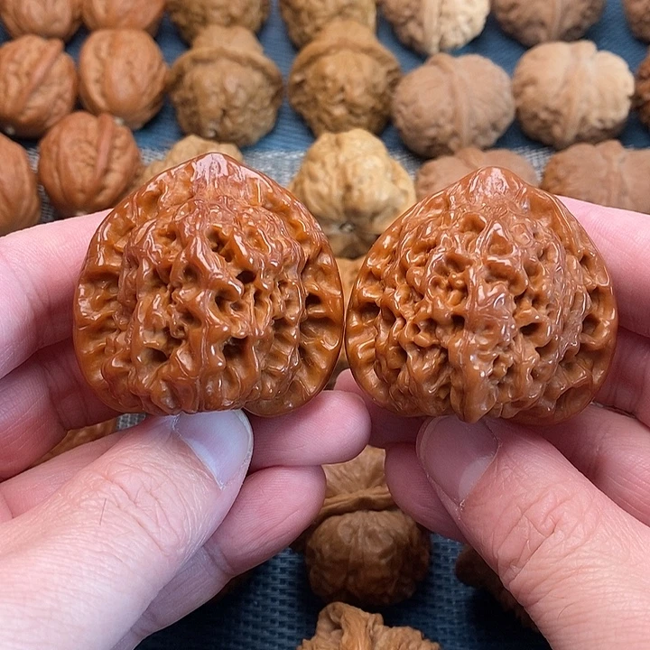 文玩核桃把件大官帽 已经玉化 看货直播间咨询 直接上手盘玩 精品