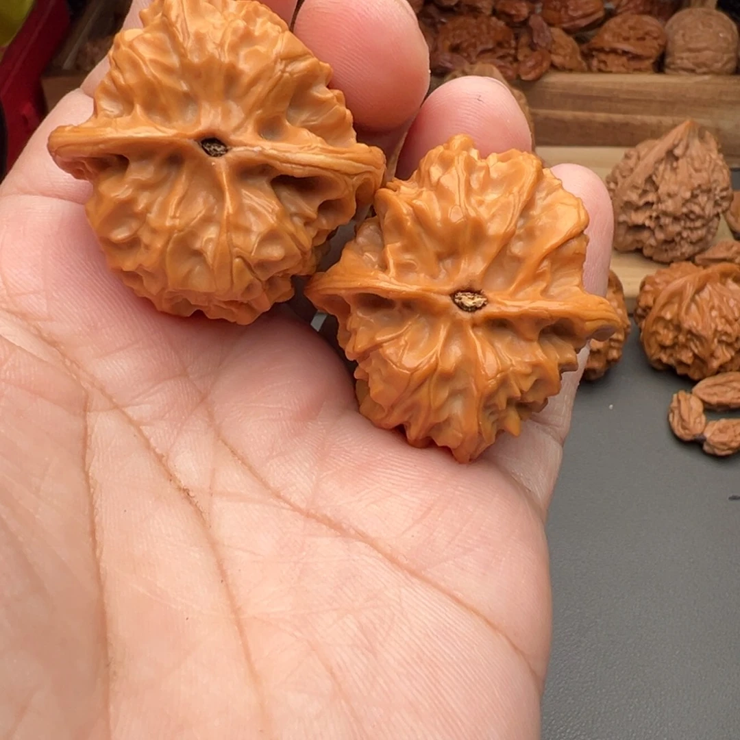 吻***机文玩核桃把件磐石