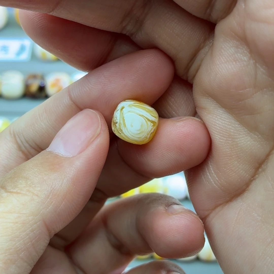 琥珀未镶嵌裸石10.4老型拉丝