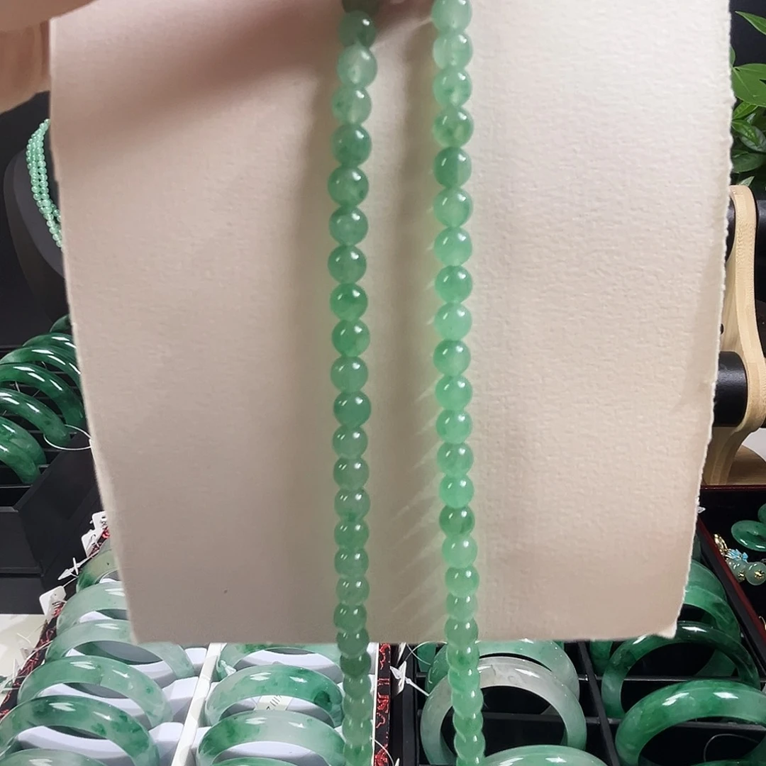 石英质玉合金颈饰