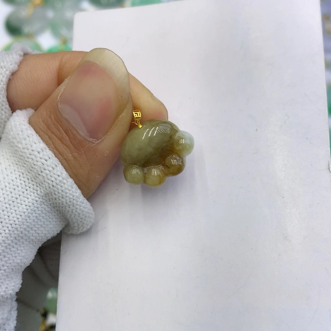 翡翠颈饰未镶嵌翡翠