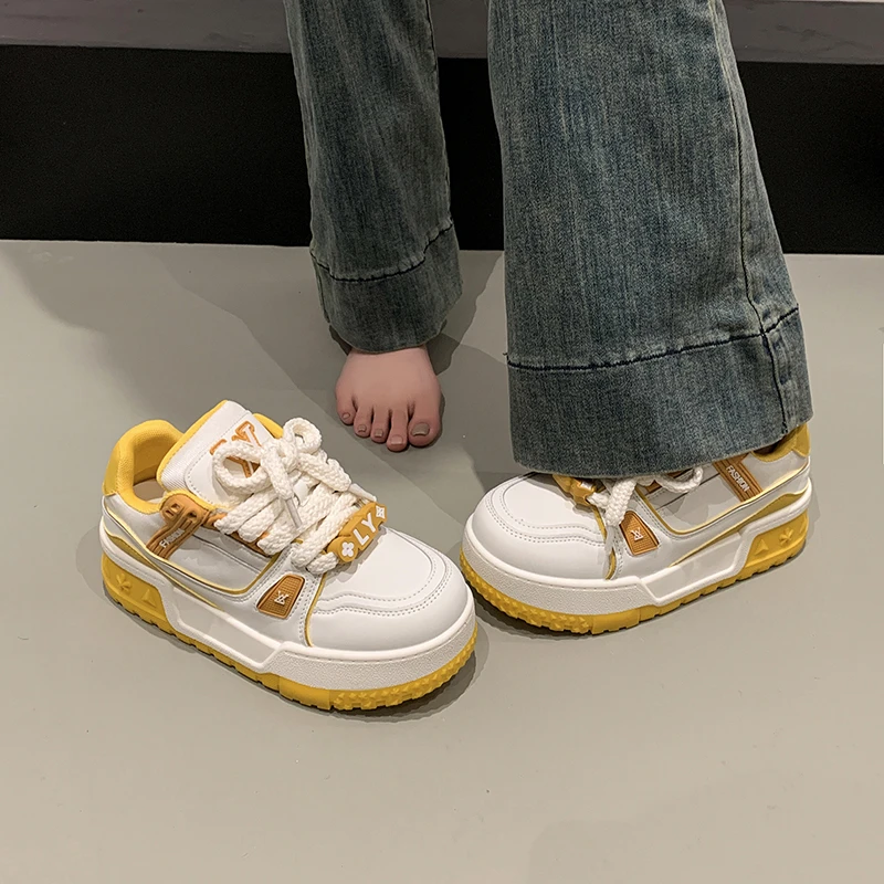 厚底小白鞋2025春季新款丑萌面包鞋休闲百搭学生时尚透气小白鞋女