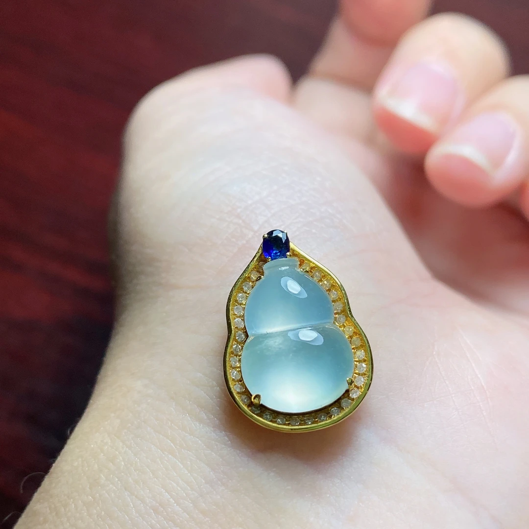 天然缅甸翡翠A货18k伴钻冰种起光葫芦女士吊坠精品18.3*13.1*4.8