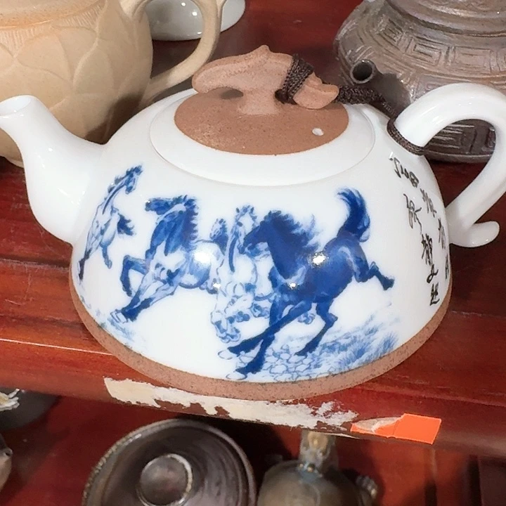 主人杯一个，瓷。。品茗瓷