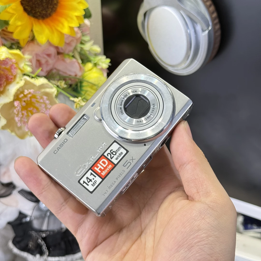 9新 Casio/卡西欧 卡西欧zs10冷白皮1400万像素冷白滤镜多带配件