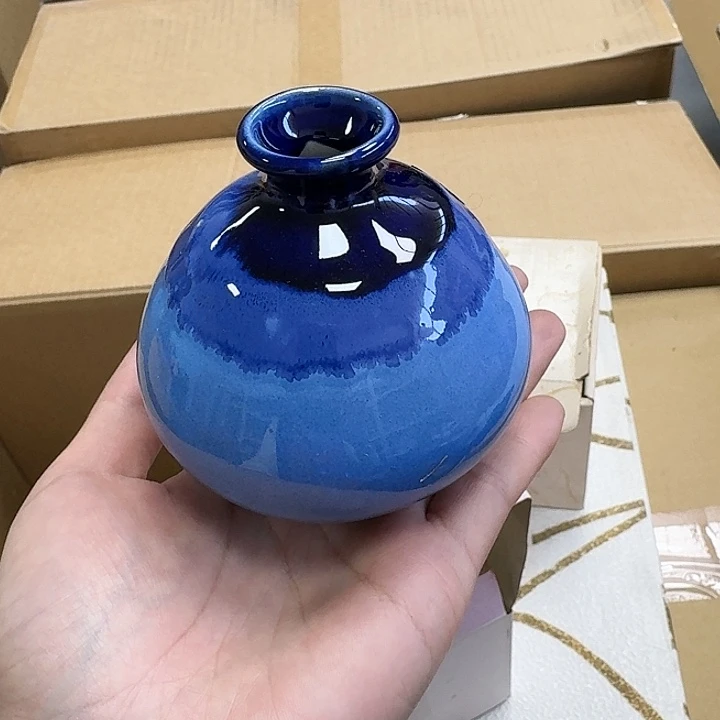 山**秀瓷器。