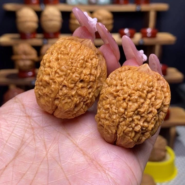 文玩核桃把件鬼脸32号