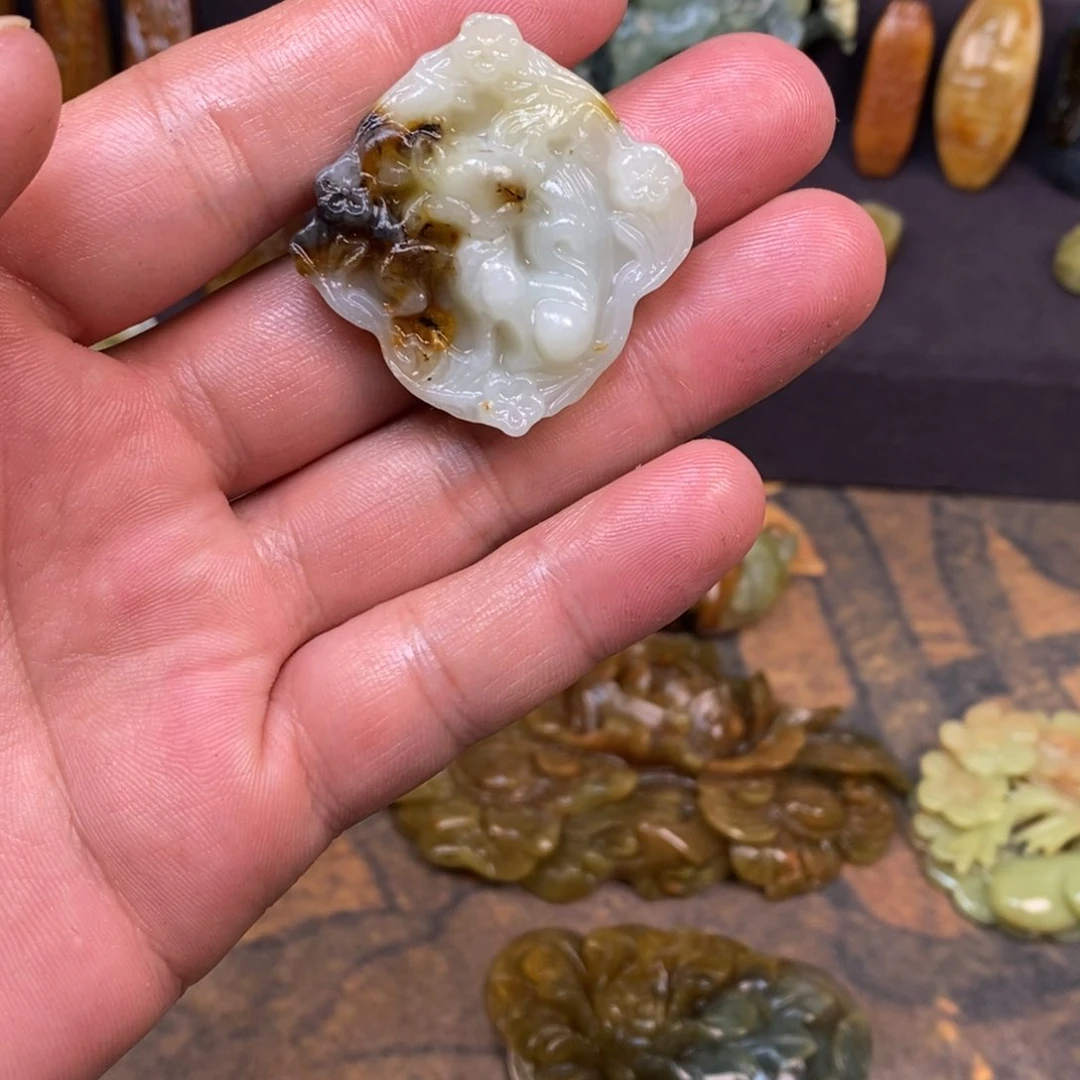 蛇纹石玉未镶嵌吊坠(赠链)