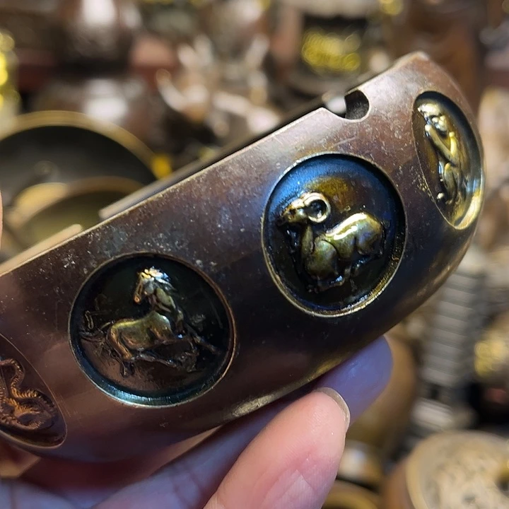 铜器摆件       点击下单