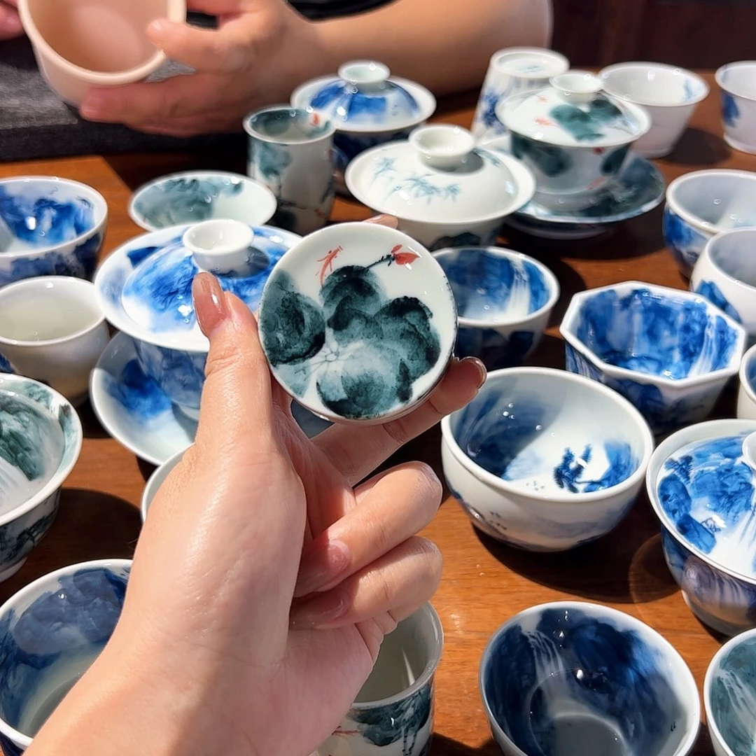 小***哥青花手绘荷花盖置