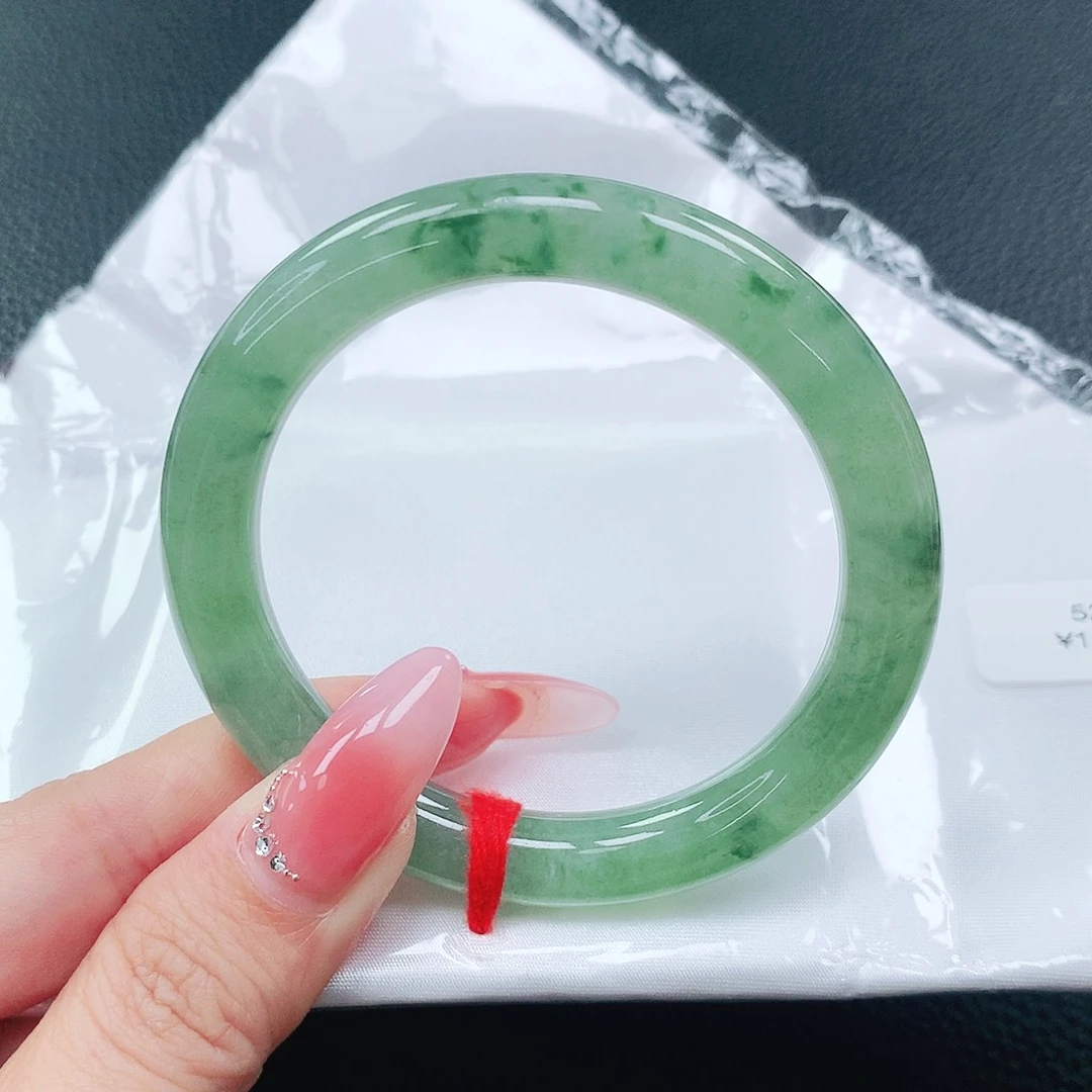 翡翠手镯未镶嵌52圈