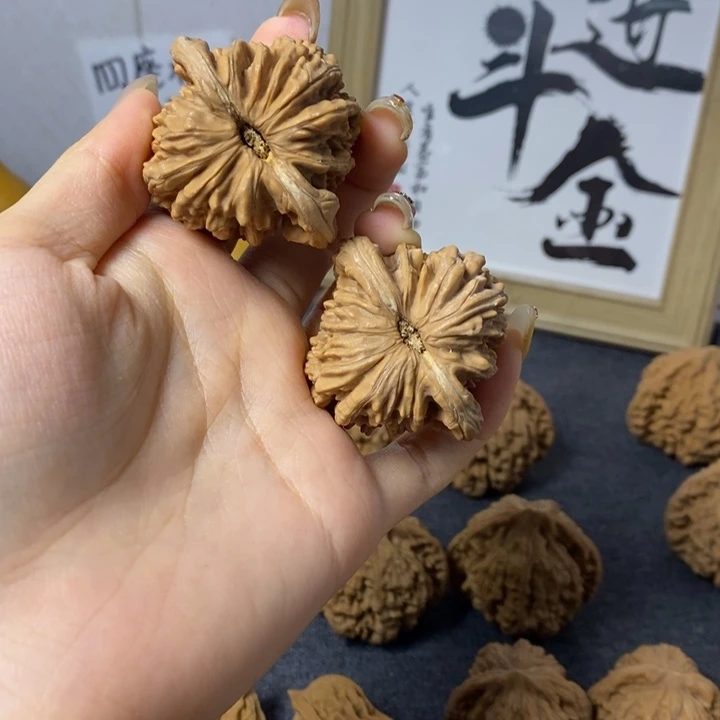 瞻***博吊坠文玩核桃四座楼