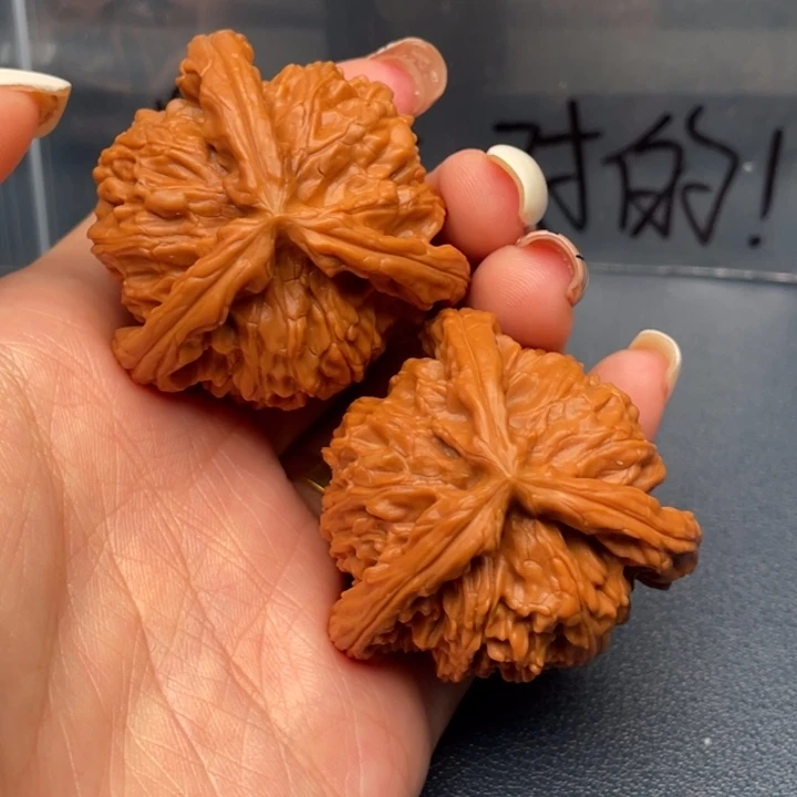 磊***少吊坠文玩核桃白狮子