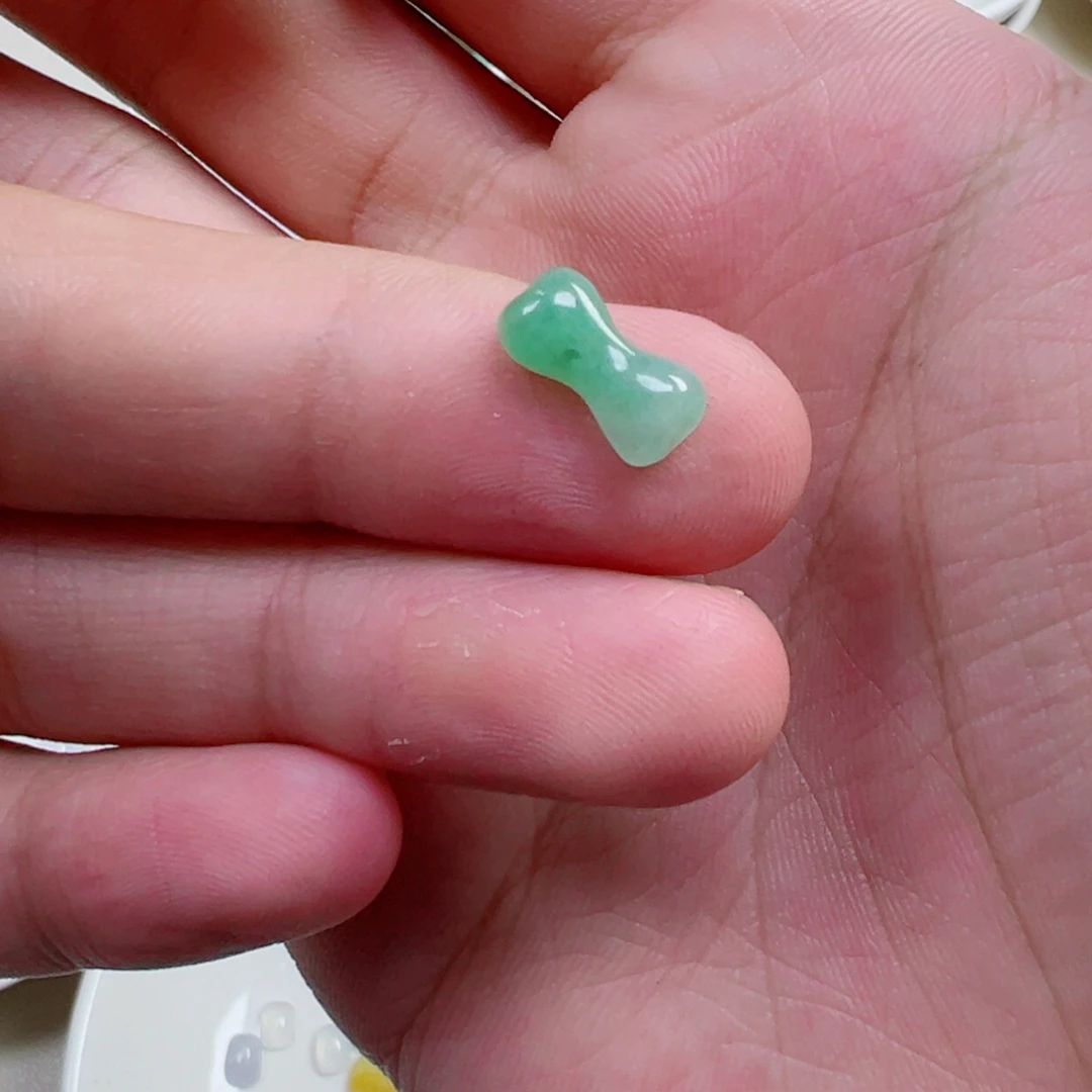 人***戏翡翠散珠骨头一个
