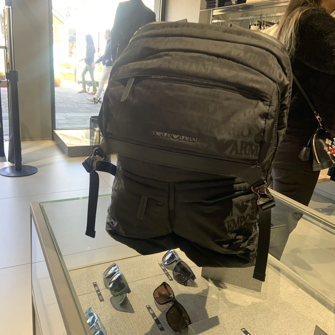 全新未使用 GIORGIO ARMANI/阿玛尼 双肩包EA暗纹款