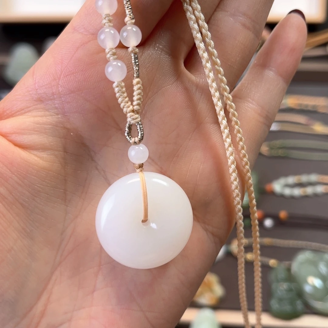 和田玉颈饰未镶嵌老*白扣