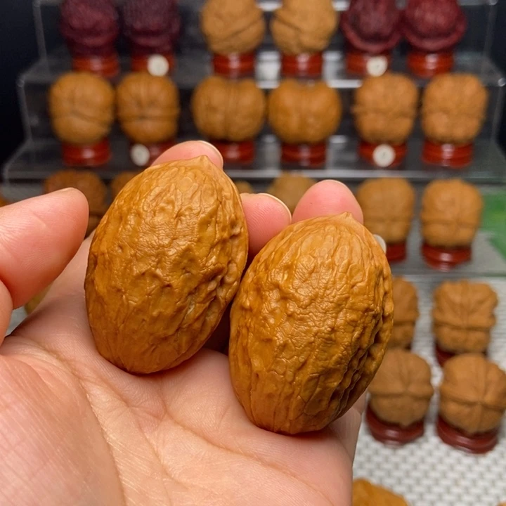 肉***堡文玩核桃把件金手指4