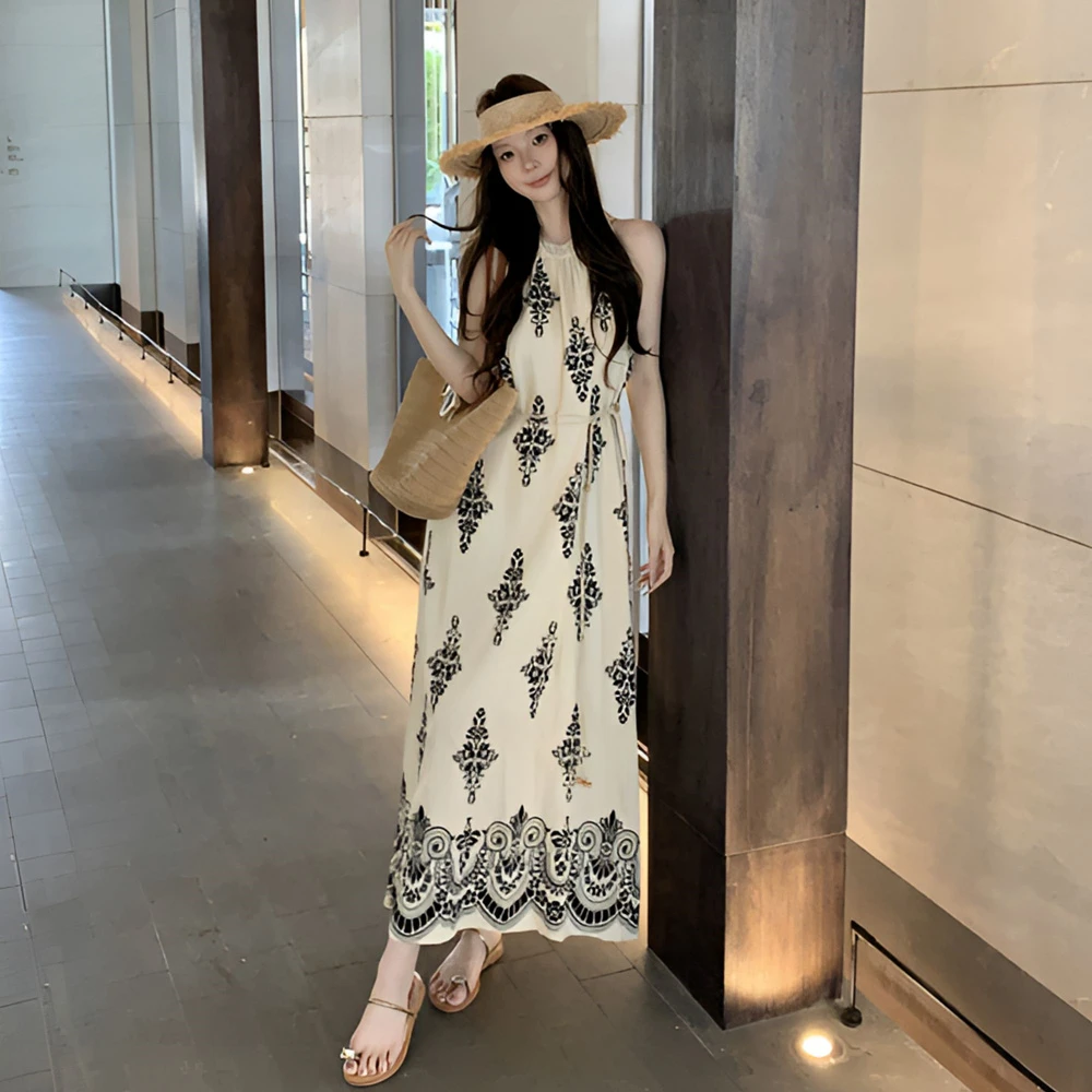 夏季新款法式复古慵懒高级感印花气质挂脖海边度假连衣裙女配腰带