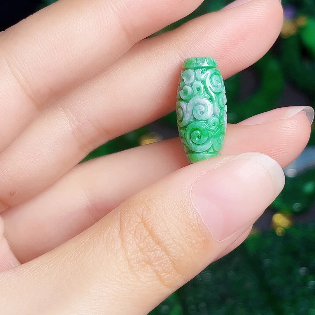 颈饰未镶嵌翡翠多样性