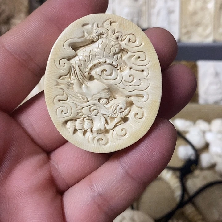 天然猛犸牙雕刻品