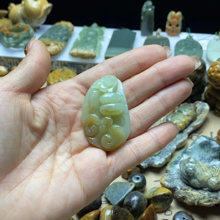 透闪石质玉手把未镶嵌