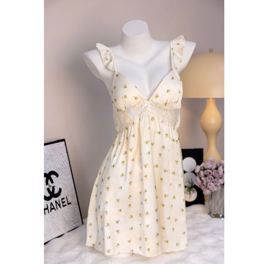 白茶 新款甜美荷叶边双肩吊带v领缎面漏腰蕾丝纯欲法式连衣裙睡裙