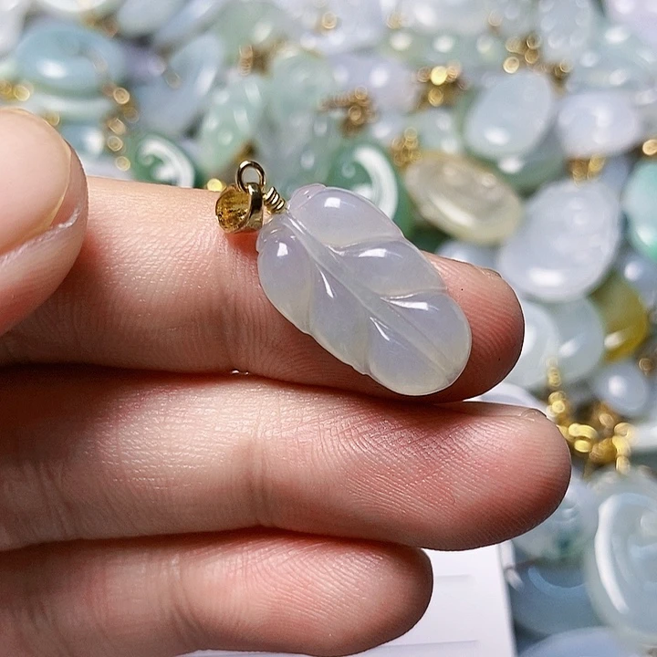 翡翠未镶嵌颈饰天然A货翡翠