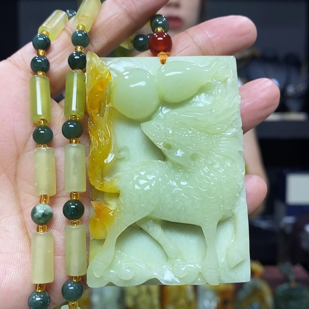 岫玉未镶嵌挂件吊坠