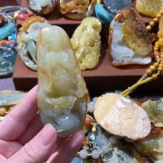 菁***沺蛇纹石玉未镶嵌颈饰