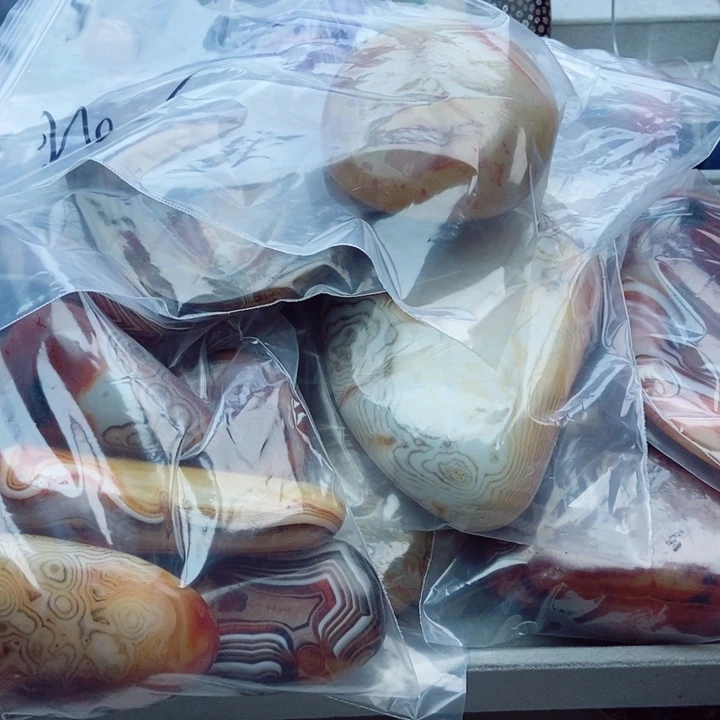 未镶嵌玛瑙/玉髓珠宝奇石