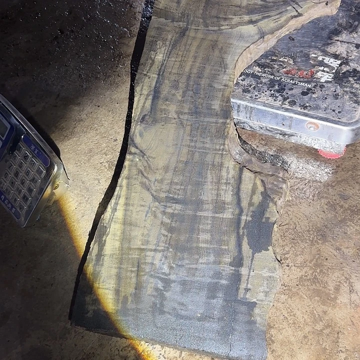 佳***珺金丝楠木原料摆件