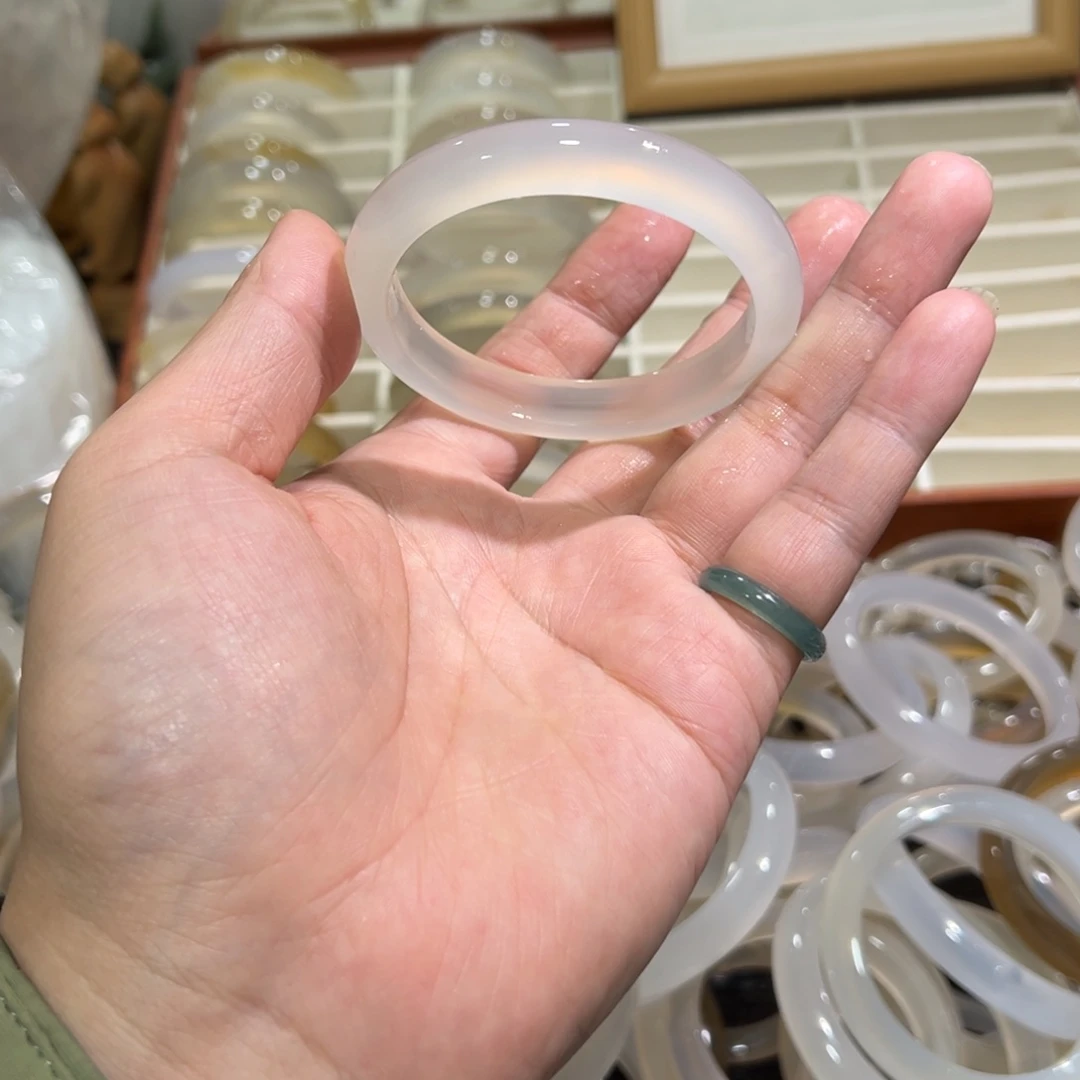 玛瑙/玉髓未镶嵌手镯5758圈有纹雾33