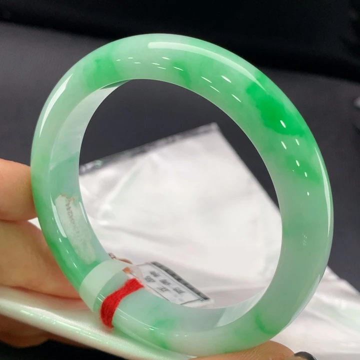翡翠手镯未镶嵌正圈57