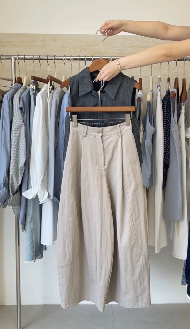 2025超火减龄小众不撞款夏季穿搭整套灰色无袖上衣套装阔腿裤