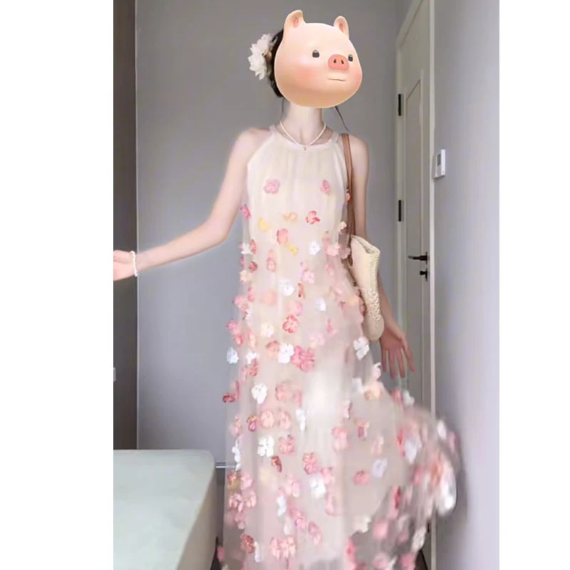 法式温柔立体花朵露肩挂脖连衣裙海边度假漂亮独特夏日绝美小裙子