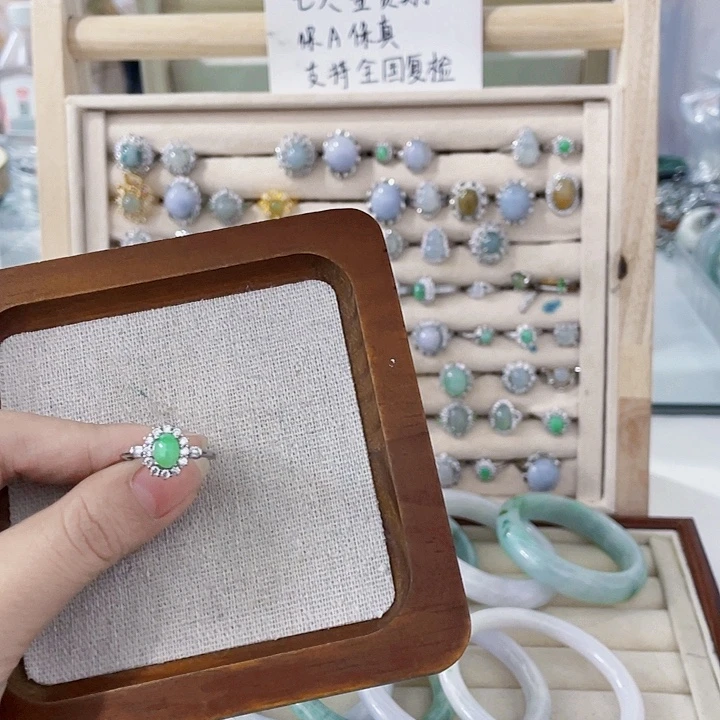 翡翠未镶嵌颈饰天然翡翠Ａ货