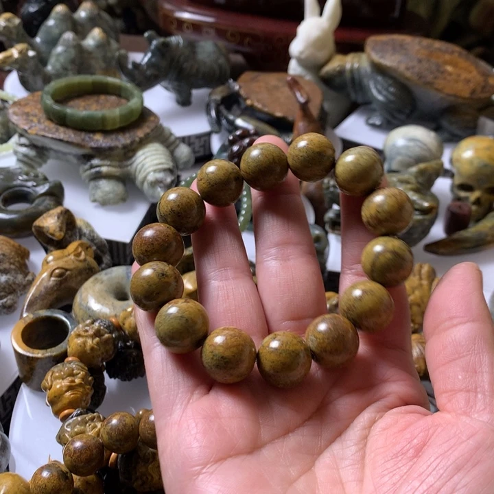 手链未镶嵌岫岩河磨玉（透闪石质玉）