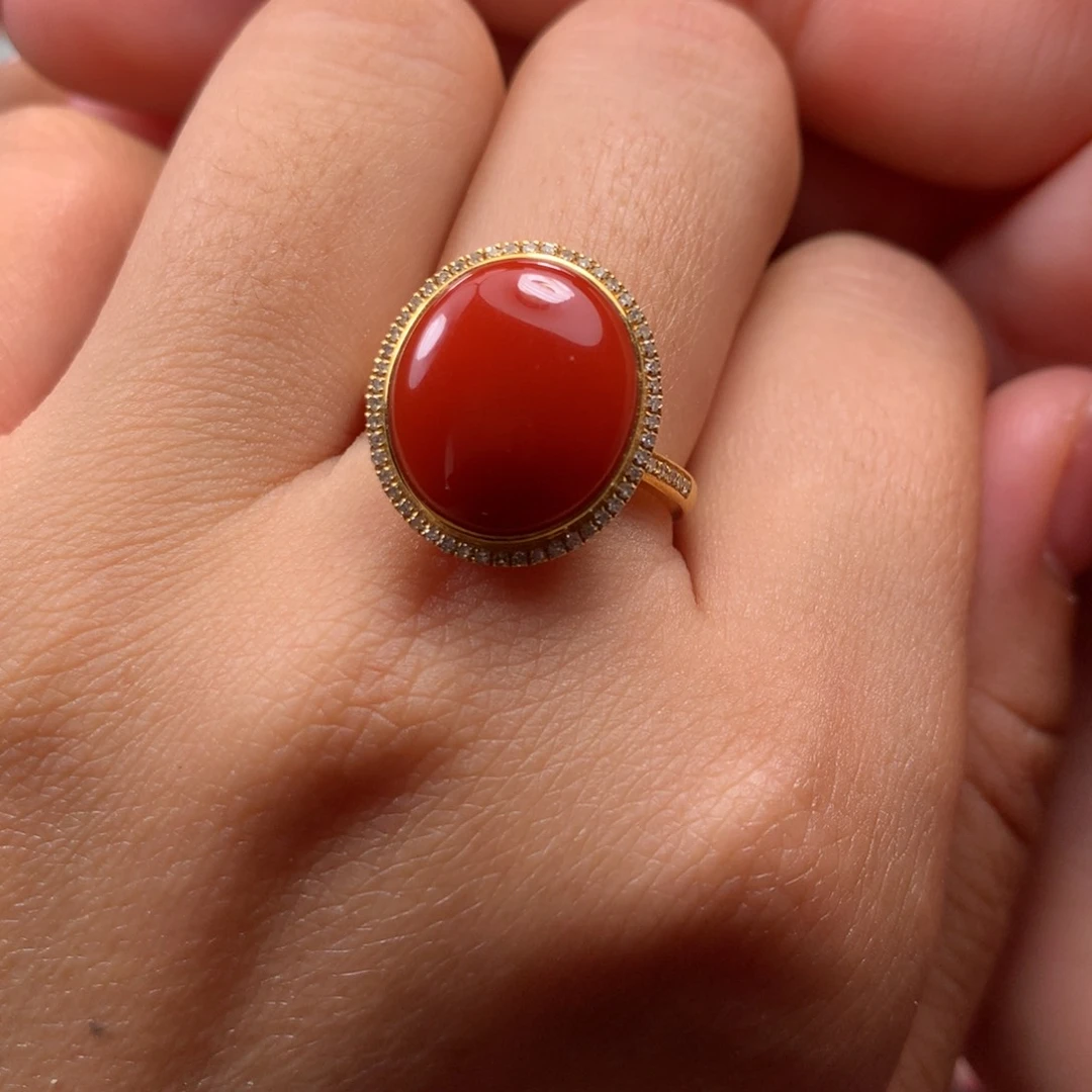 18K金镶嵌戒指南红玛瑙