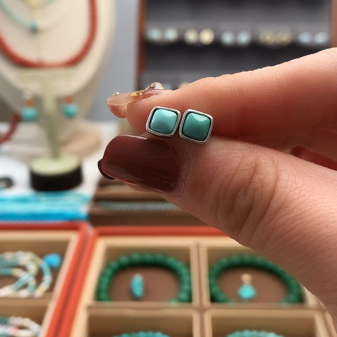 绿松石高瓷绿方糖耳钉银S925镶嵌