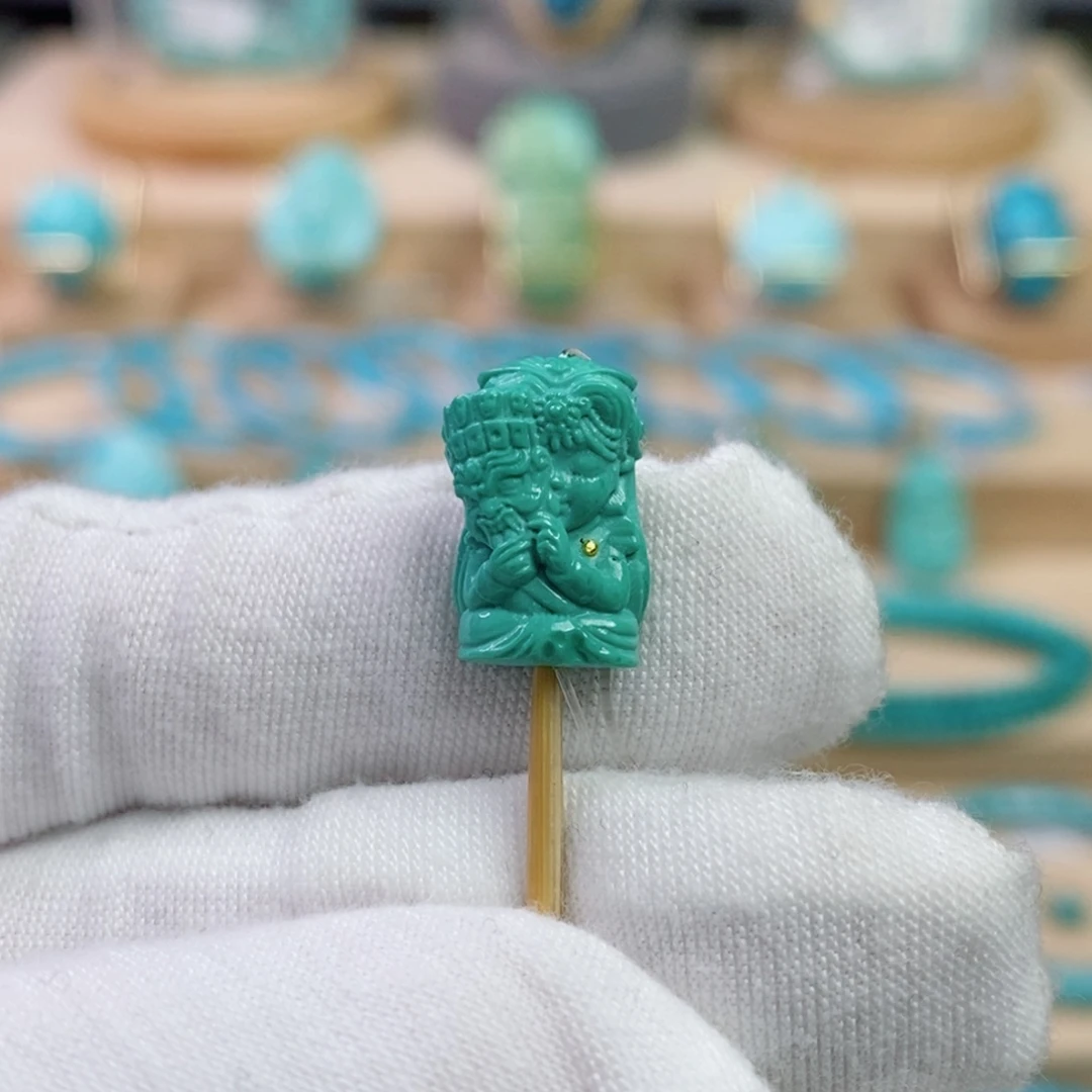 绿松石未镶嵌珠宝奇石